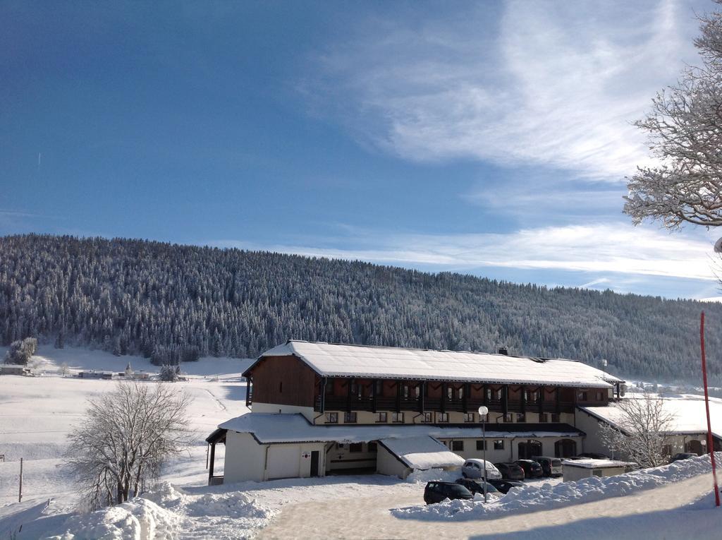 Hotel Club Le Risoux Bois-dʼAmont Екстериор снимка