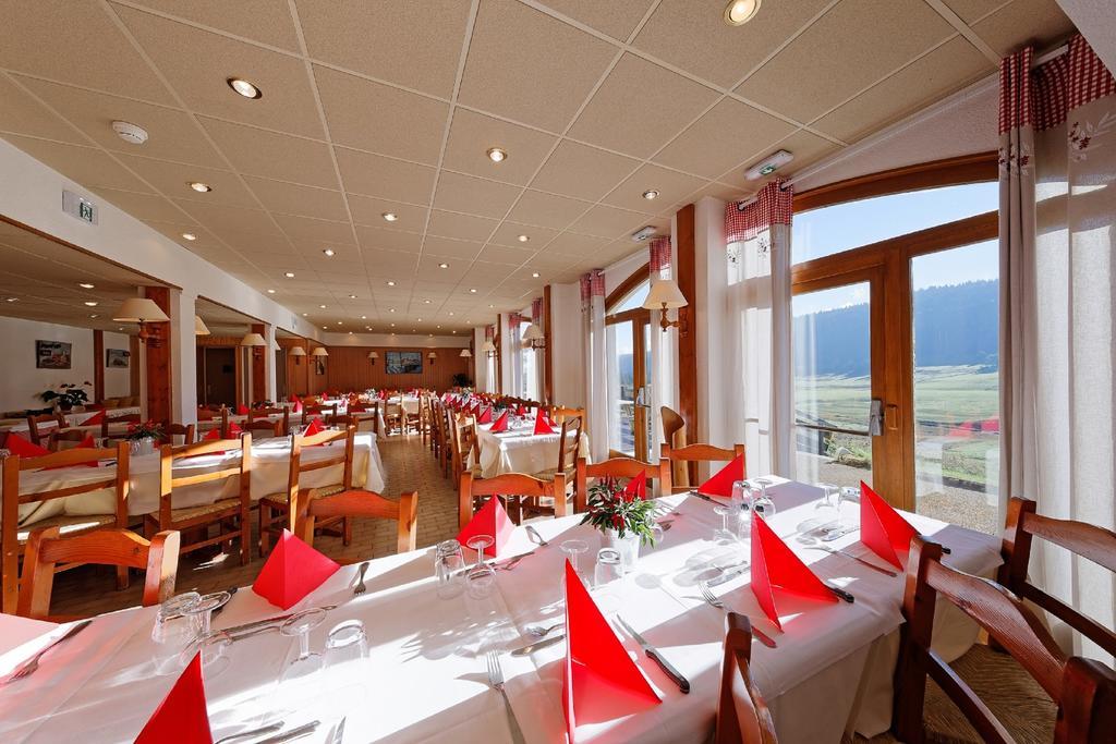 Hotel Club Le Risoux Bois-dʼAmont Екстериор снимка